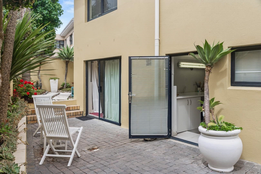 4 Bedroom Property for Sale in Sunset Links Western Cape